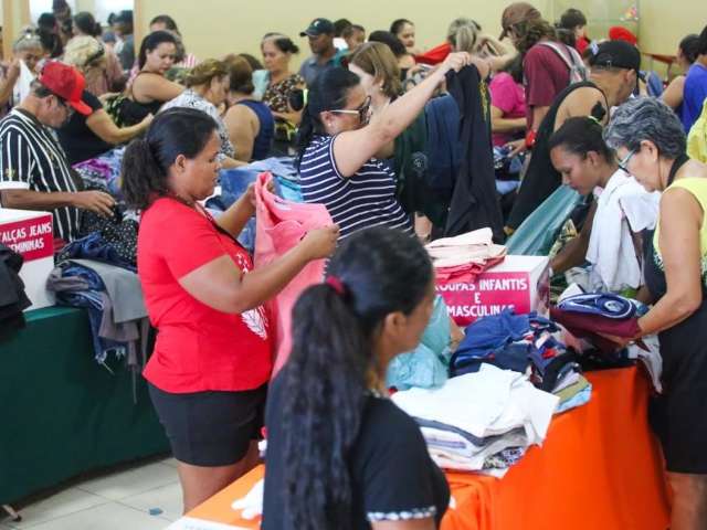 Feir&atilde;o da AACC come&ccedil;a com pe&ccedil;as a R$ 5 e segue at&eacute; amanh&atilde;