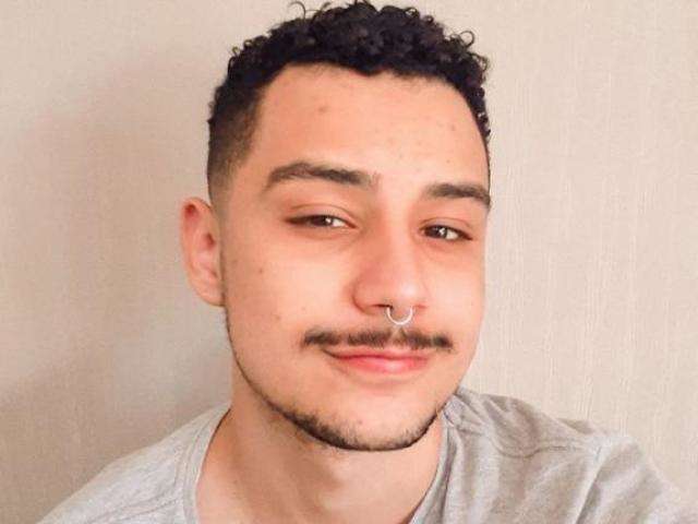 Nas redes sociais, amigos lamentam morte de jovem ap&oacute;s acidente com camionete