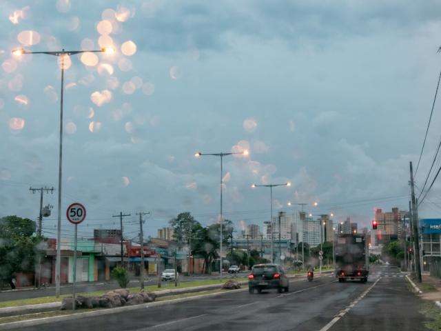 Inmet prevê segunda feira de céu nublado e pancadas de chuva em MS