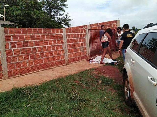 Ap&oacute;s passar noite bebendo em bar, jovem &eacute; executado com tiro na cabe&ccedil;a