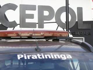 Polícia investiga se bombeiro e policial também são vítimas de quadrilha Polícia investiga se bombeiro e policial também são vítimas de quadrilha