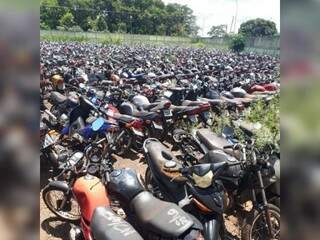Motocicletas no pátio do Detran (Foto: Divulgação)