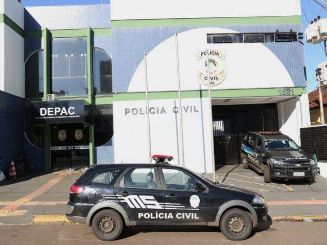 Perseguido por seguran&ccedil;a, homem &eacute; preso ap&oacute;s furtar roupas em shopping 