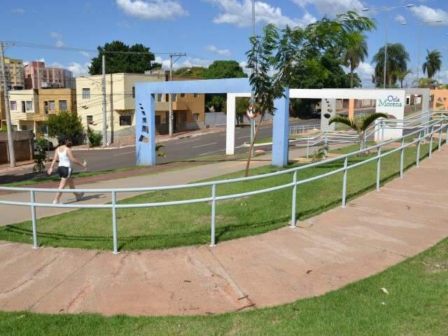 Flagrado b&ecirc;bado, motociclista tenta subornar PMs com R$1,5 mil e &eacute; preso