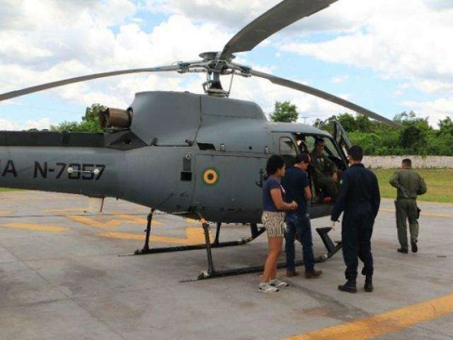 Jovem &eacute; levado de helic&oacute;ptero para hospital ap&oacute;s ser picado por cobra