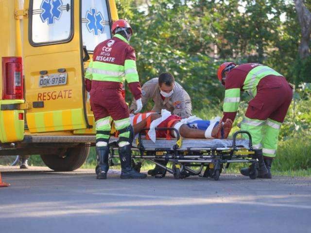 Ciclista ferido em acidente no anel vi&aacute;rio trafegava na contram&atilde;o, diz delegado
