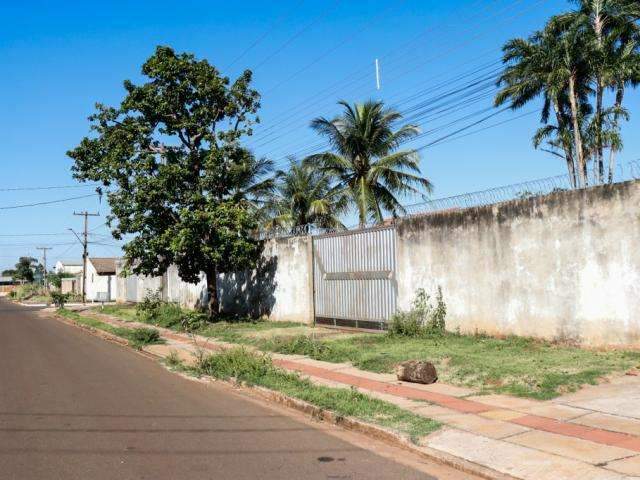 Flagrado furtando casa, foragido tenta escapar, mas desiste ap&oacute;s tiro da PM