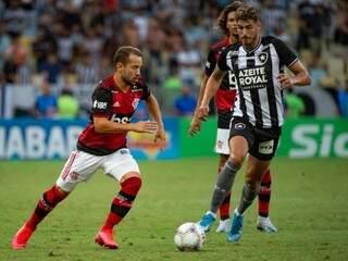 Everton Ribeiro abriu o placar no clássico. (Alexandre Vidal / Flamengo)
