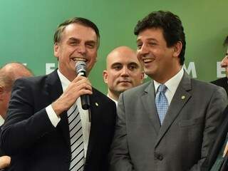 Presidente Jair Bolsonaro e ministro Luiz Henrique Mandetta são alvos de inquérito (Foto: Governo de Transição/Flickr)