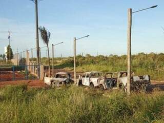 Camionetes foram encontrada em território brasileiro, em Sanga Puitã, distrito de Ponta Porã. (Foto: Direto das Ruas)