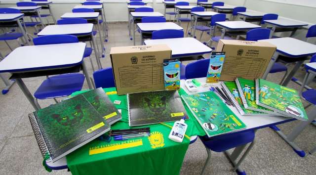 Governo inicia entrega de uniformes e kits escolares nas escolas estaduais 