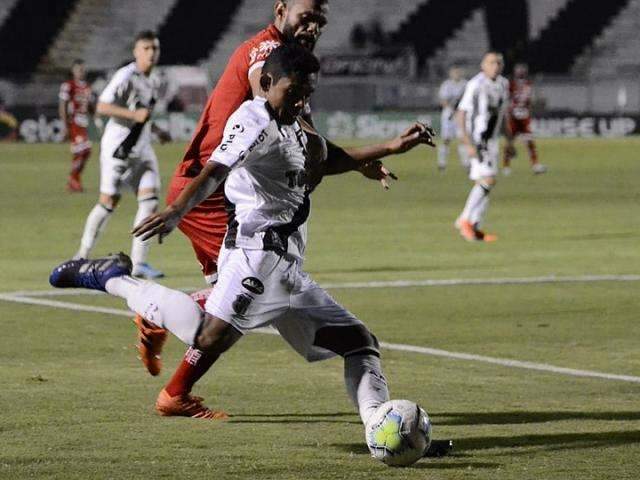 Ponte Preta vence o Vila Nova nos p&ecirc;naltis e avan&ccedil;a na Copa do Brasil