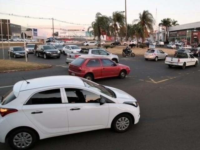 Contribuintes t&ecirc;m mais 20 dias para pagar IPVA com desconto de 15% 