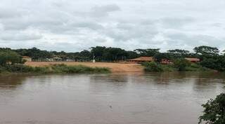 Nível de água no rio Aquidauana atinge 4,9 metros e Defesa Civil está em alerta Nível de água no rio Aquidauana atinge 4,9 metros e Defesa Civil está em alerta
