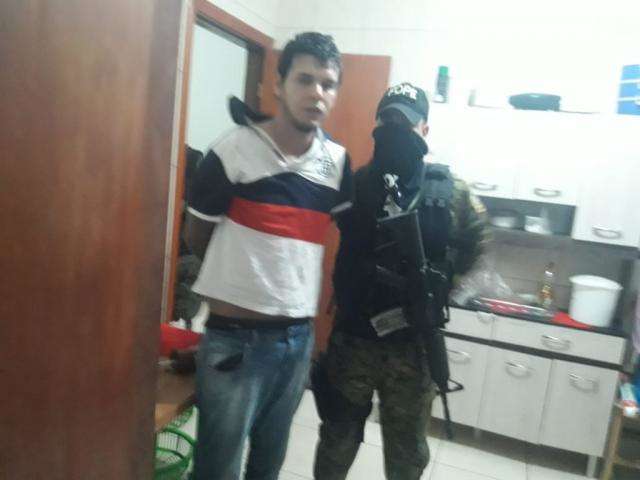 Pol&iacute;cia paraguaia prende mais 2 fugitivos da penitenci&aacute;ria de Pedro Juan 