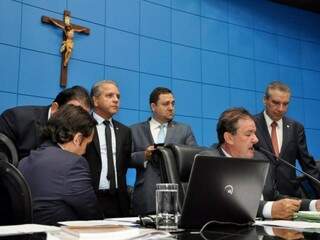 Deputados Carlos Alberto David (PSL), Márcio Fernandes (MDB), Paulo Corrêa (PSDB) e Eduardo Rocha (MDB), durante sessão (Foto: Luciana Nassar/ALMS)