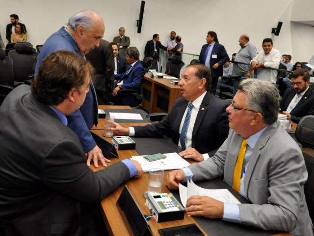 Pacote de obras vai incentivar novos investimentos, dizem deputados