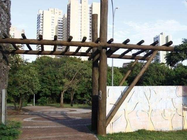 Depois de licita&ccedil;&atilde;o deserta, 2 empresas disputam contrato para obra em c&oacute;rrego