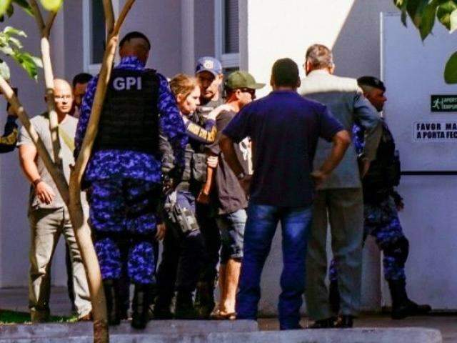 Mais calma, sobrevivente ajuda a esclarecer duplo homic&iacute;dio em novo depoimento