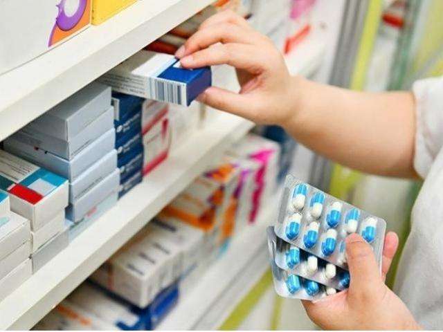 Farmac&ecirc;uticos alertam pacientes com suspeita de dengue a n&atilde;o se automedicarem