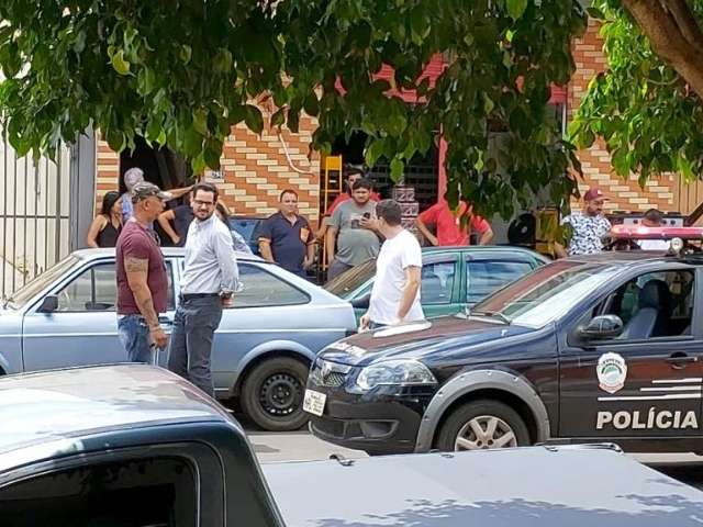 Policiais apuravam invas&atilde;o a casa de agente quando flagraram ladr&otilde;es