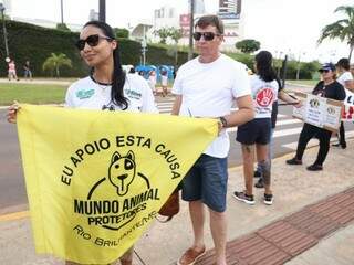 Eliza veio de Rio Brilhante, interior do estado, apenas para protesto. (Foto: Paulo Francis)
