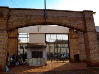 Presas brasileiras são “abandonadas à própria sorte” na fronteira Presas brasileiras são “abandonadas à própria sorte” na fronteira