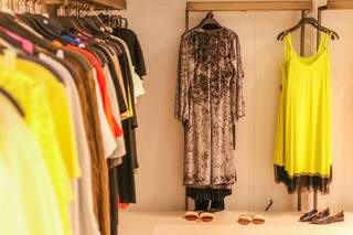 Na Zara há várias ofertas, de moda verão a peças de inverno. (Foto: Henrique Kawaminami)