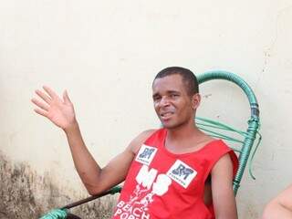 Auxiliar industrial Ademar de Jesus, de 37 anos, mora no Jardim Itamaracá (Foto: Paulo Francis)