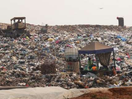 Cada campo-grandense gera 324 kg de lixo/ano e só 2,5% são reciclados