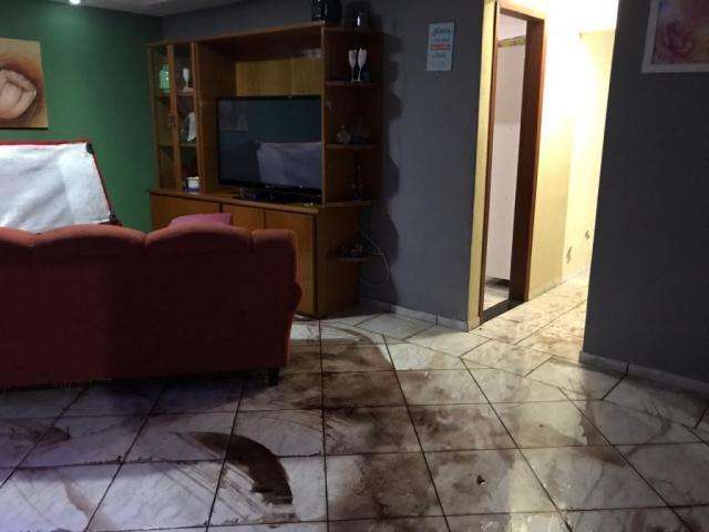 Enxurrada tamb&eacute;m invadiu casas e deu preju&iacute;zo no Estrela do Sul