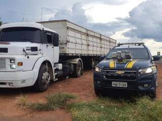 Motorista tenta jogar 32 quilos de coca&iacute;na fora, mas &eacute; preso na BR-262