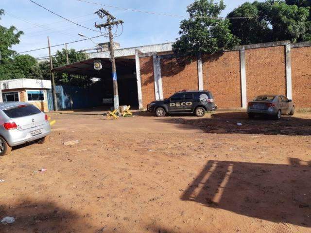 Pol&iacute;cia apreende documentos e celulares em a&ccedil;&atilde;o contra o PCC na M&aacute;xima