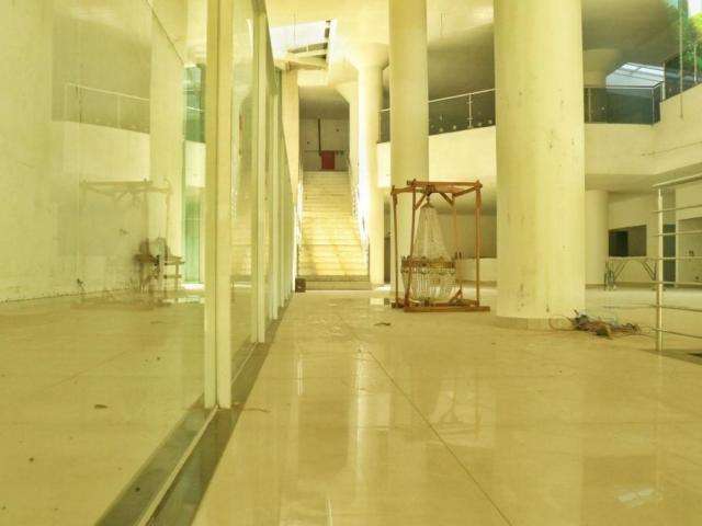 Tapume cai para inaugura&ccedil;&atilde;o de hotel com su&iacute;te presidencial, ap&oacute;s 30 anos