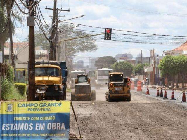 Recapeamento da Avenida Bandeirantes vai ser conclu&iacute;do na ter&ccedil;a-feira 