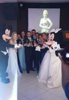 Casamento foi inspirado na magia da Disney. 