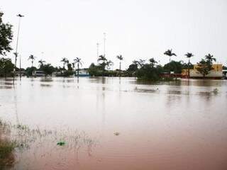 Lago do Sapo transbordou devido ao grande volume de água. (Foto: Divulgação) 