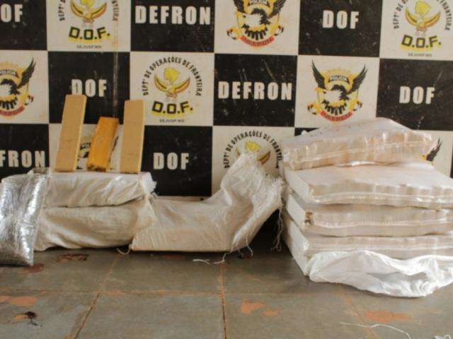 Trio &eacute; preso com 183 quilos de maconha e skank na MS-164