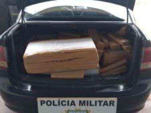Traficante &eacute; preso com 241 quilos de maconha que entregaria em GO