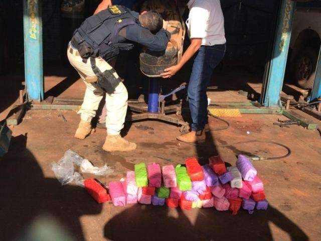 Traficante &eacute; preso com R$ 1 milh&atilde;o em coca&iacute;na que levaria ao Paran&aacute;