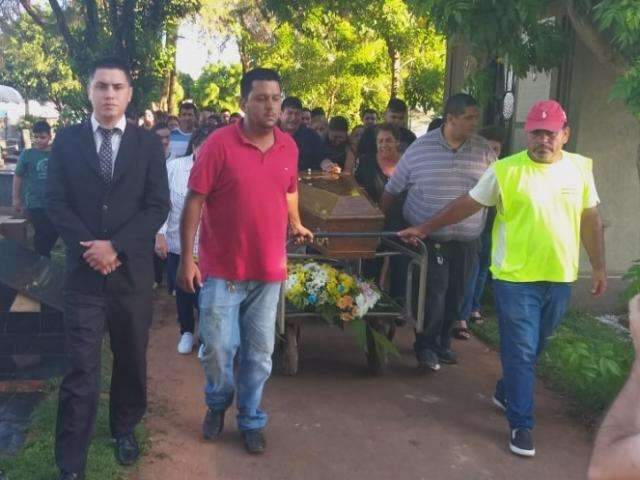 Despedida de jornalista tem missa e cortejo at&eacute; cemit&eacute;rio de Ponta Por&atilde; 