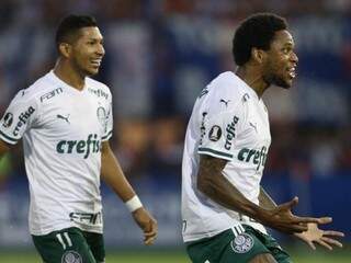 Jogadores comemorando a vitória durante o jogo desta noite. (Foto: PalmeirasFC) 