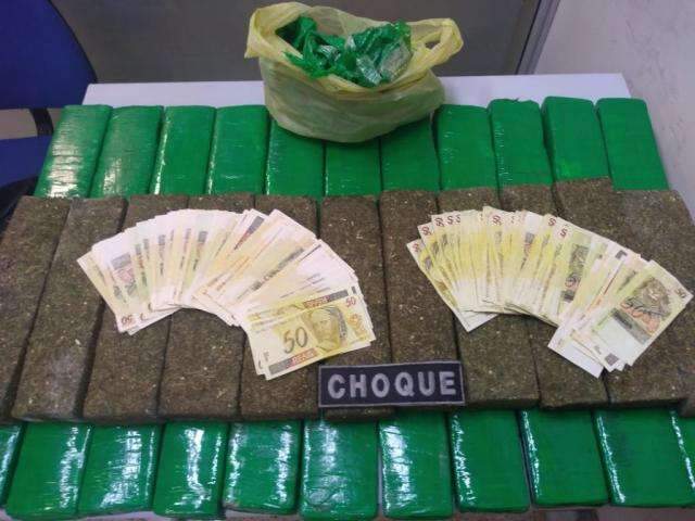 Traficante &eacute; preso com 31 quilos de maconha e R$ 14,6 mil em notas falsas