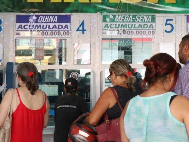 Mega-Sena pode pagar R$ 47 milh&otilde;es no sorteio desta quarta-feira 