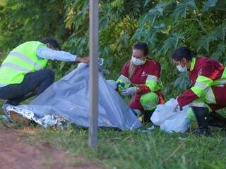 Motociclista morre em colis&atilde;o com bicicleta no anel vi&aacute;rio