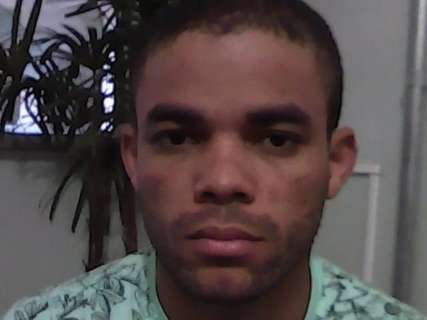 R&eacute;u que matou namorado da ex a facadas vai responder por crime em liberdade 