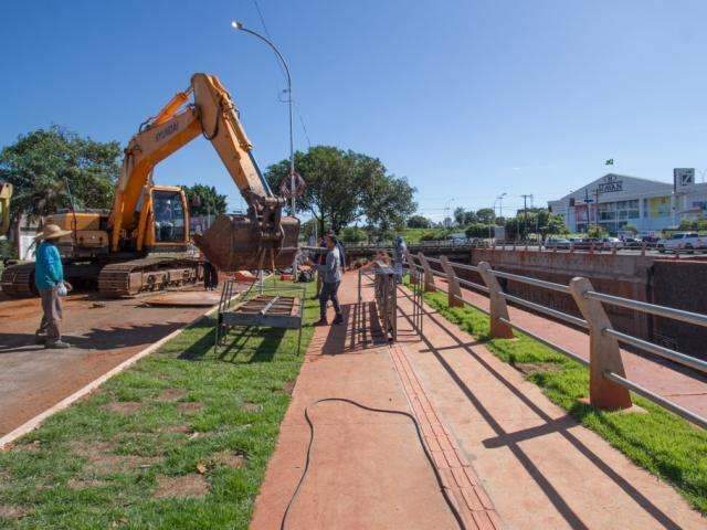 Placas de concreto que desabaram no Anhandu&iacute; ser&atilde;o &quot;grampeadas&quot; com tubos de a&ccedil;o