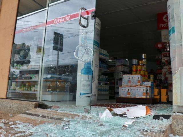 Pela segunda vez no m&ecirc;s, farm&aacute;cia &eacute; arrombada na Avenida Afonso Pena