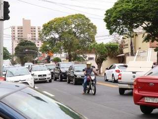 Trechos da Rua Pernambuco serão recapeado, conforme cronograma previsto em edital  (Foto: Arquivo/Henrique Kawaminami)
