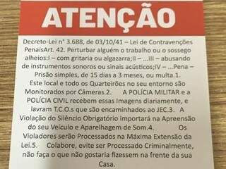 Pol&iacute;cia faz &quot;batida&quot; em frente &agrave; conveni&ecirc;ncia para coibir som alto